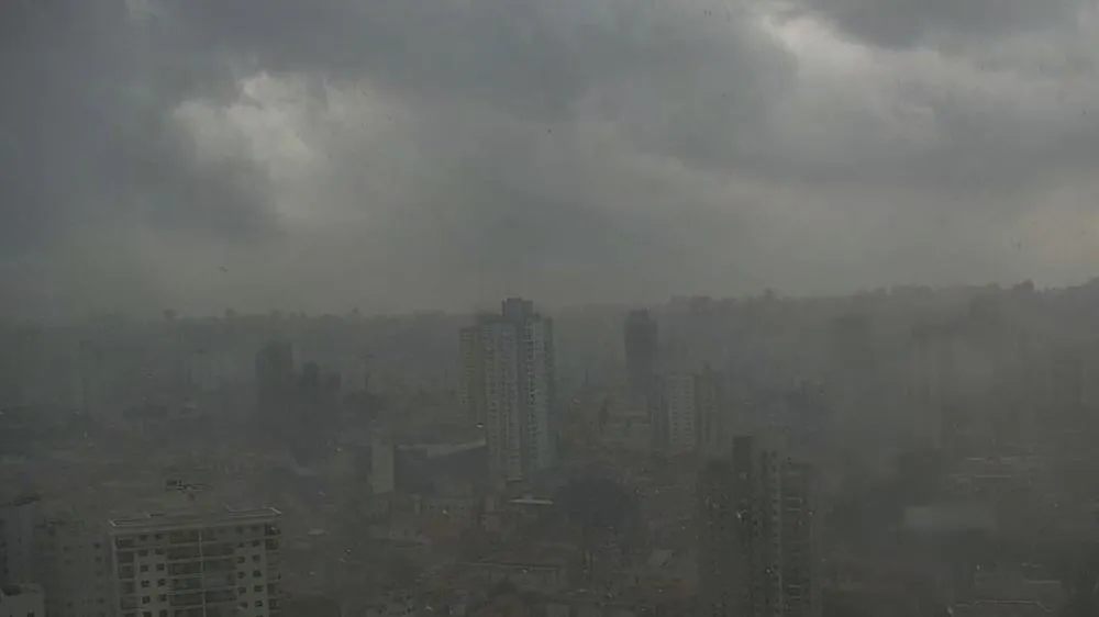 Reprodução. Aviso indica risco de chuvas intensas e ventos fortes