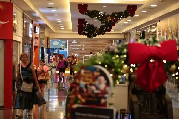 Compras de Natal devem movimentar R$ 1,2 bilhão na economia de MT, diz pesquisa — Foto: Vanessa Rodrigues/AT