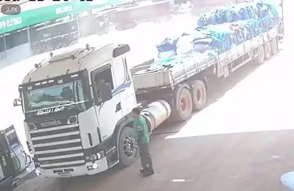 Após sair de posto sem pagar R$ 1,5 mil em diesel, caminhoneiro retorna e quita valor em Nova Mutum/MT